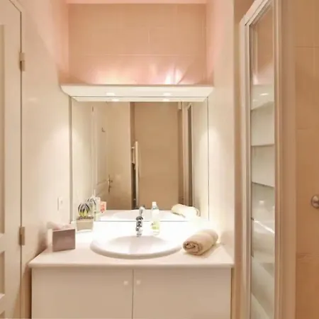 Charming Two-Bedroom Apartment With Balcony And Garage By The Marina Antibes Exterior foto